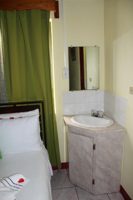 בליז סיטי Belcove Hotel & Guesthouse מראה חיצוני תמונה